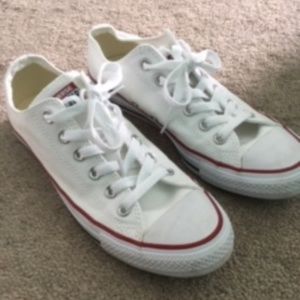 Brand New Low Top Converse Size 8 1/2